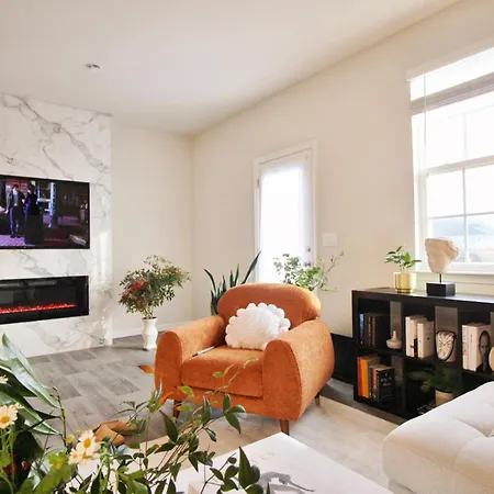 Riverwinds - Modern Charm Near Shenandoah National Park